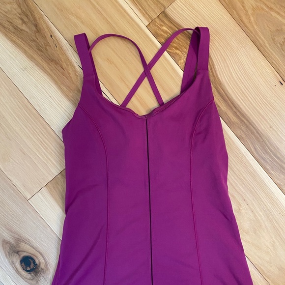 Lulu Lemon stappy detailed tank top - Picture 5 of 7